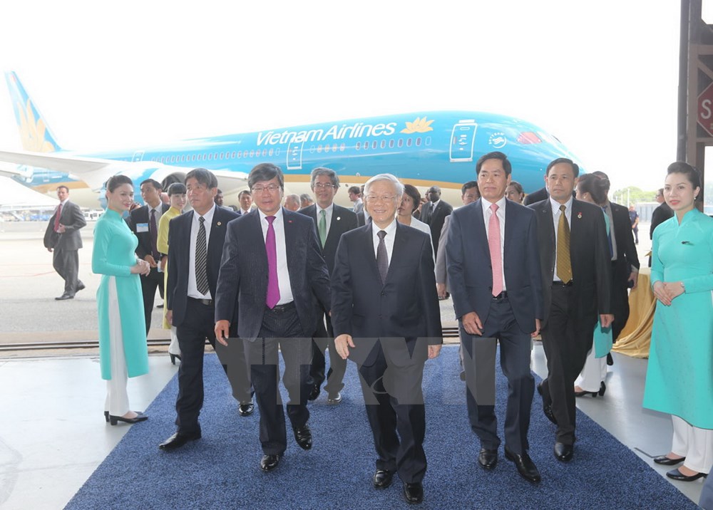 Tổng Bí thư Nguyễn Phú Trọng dự Lễ cắt băng khánh thành và trao chìa khóa bàn giao chiếc máy bay thế hệ mới Boeing 787-9 Dreamliner.