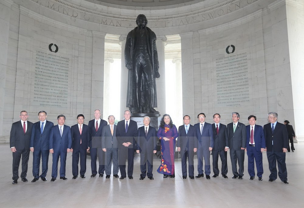 Tổng Bí thư Nguyễn Phú Trọng đến thăm Nhà tưởng niệm Tổng thống Hoa Kỳ Thomas Jefferson ở Thủ đô Washington D.C