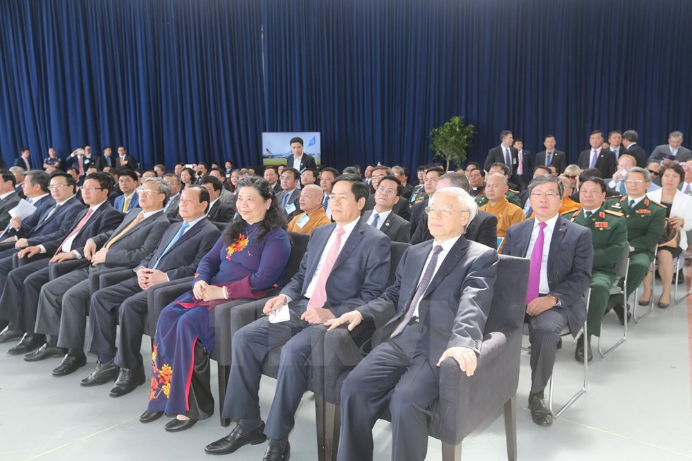 Tổng Bí thư Nguyễn Phú Trọng dự Lễ cắt băng khánh thành và trao chìa khóa bàn giao chiếc máy bay thế hệ mới Boeing 787-9 Dreamliner