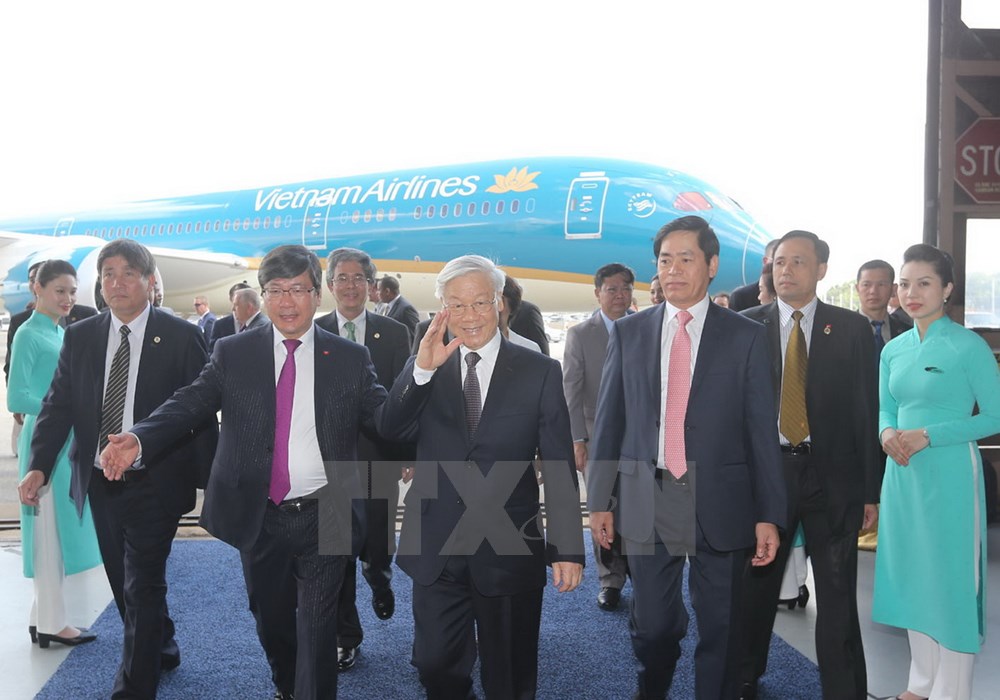 Tổng Bí thư Nguyễn Phú Trọng dự Lễ cắt băng khánh thành và trao chìa khóa bàn giao chiếc máy bay thế hệ mới Boeing 787-9 Dreamliner. 