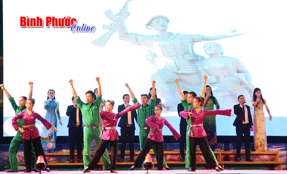 Chương tr&igrave;nh nghệ thuật ch&agrave;o mừng th&agrave;nh c&ocirc;ng đại hội đảng bộ tỉnh gồm c&aacute;c tiết mục được d&agrave;n dựng c&ocirc;ng phu, chuy&ecirc;n nghiệp, biểu diễn đẹp mắt