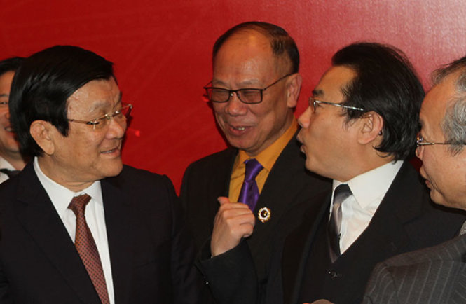 Chủ tịch nước Trương Tấn Sang tr&ograve; chuyện với kiều b&agrave;o tại Berlin - Ảnh: V.V.T