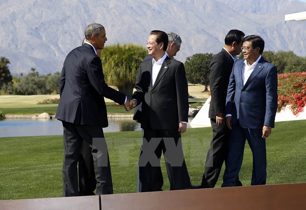 Tổng thống Mỹ Barack Obama với Thủ tướng Nguyễn Tấn Dũng tại buổi chụp ảnh chung Trưởng đoàn các nước tham dự hội nghị. (Ảnh: Đức Tám-TTXVN)