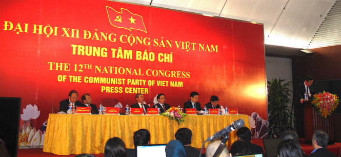 Quang cảnh buổi họp báo Đại hội XII của Đảng