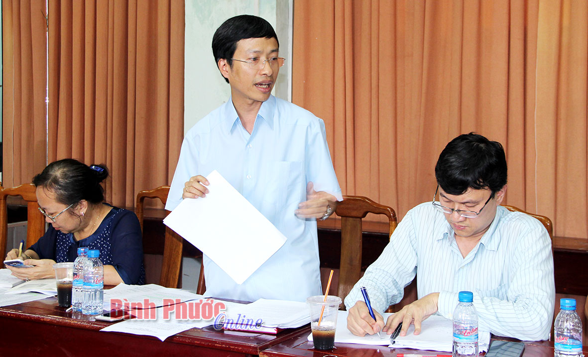 Phó GS, TS Phan Trọng Lân, Viện trưởng Viện Pasteur TP. Hồ Chí Minh phát biểu tại buổi làm việc với Ban chỉ đạo phòng chống dịch bệnh truyền nhiễm của tỉnh tại Sở Y tế      