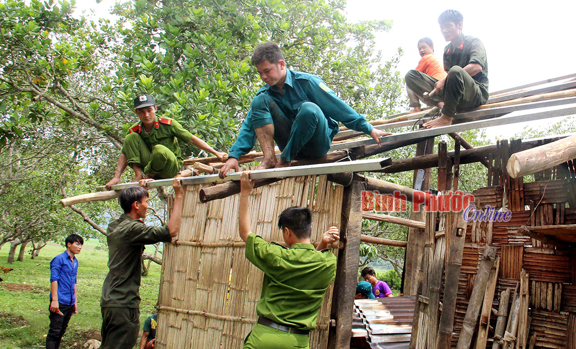 Đoàn thanh niên Công an tỉnh ra quân tình nguyện hè 2016