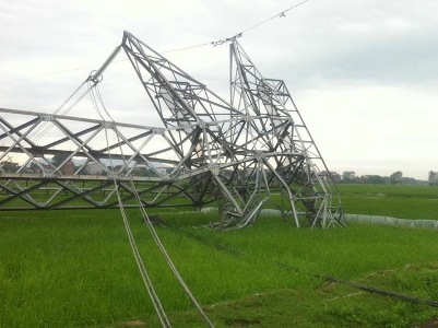 Đổ cột đường dây 500 kV Quảng Ninh