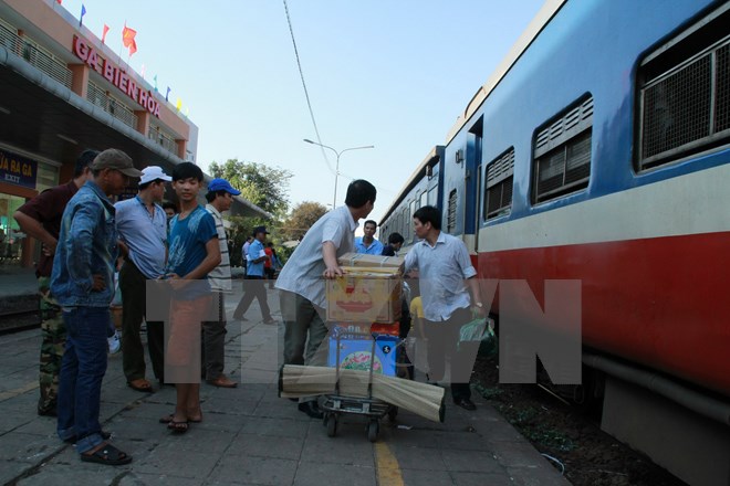 Tăng cường các toa tàu phục vụ hành khách trong dịp nghỉ Lễ 30