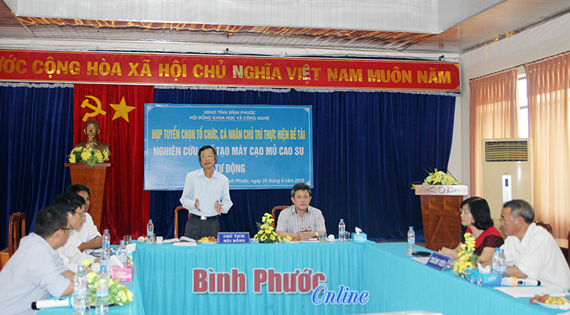 Phó chủ tịch Hội đồng Khoa học và Công nghệ tỉnh Trần Văn Vân kết luận cuộc họp 