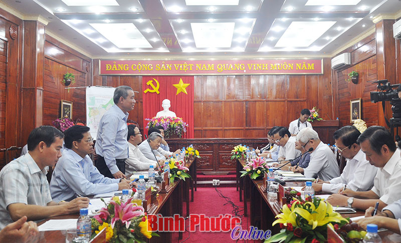 Bộ trưởng Bộ GT-VT Trương Quang Nghĩa ph&aacute;t biểu kết luận buổi l&agrave;m việc