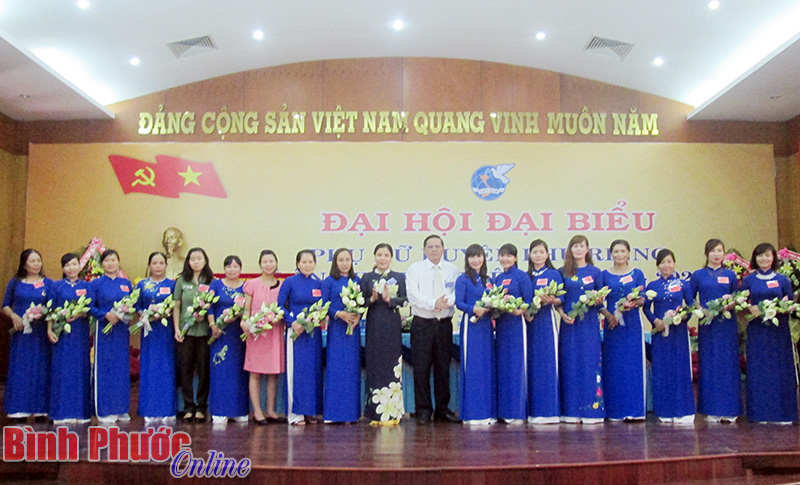 Ban Chấp hành Hội Phụ nữ Phú Riềng nhiệm kỳ mới ra mắt đại hội 
