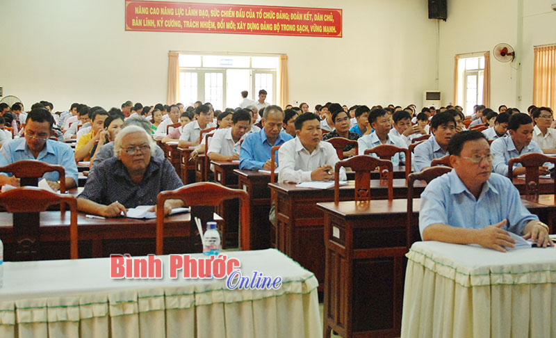 C&aacute;c đại biểu tham gia học tập nghị quyết Đại hội XII của Đảng