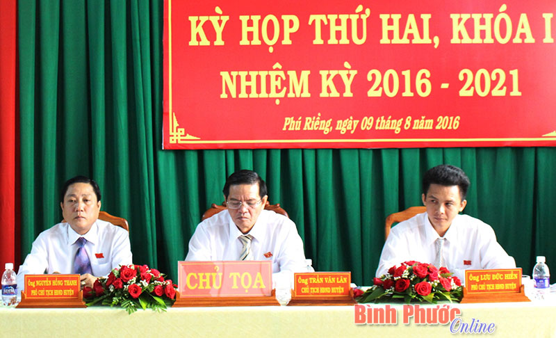 HĐND huyện Ph&uacute; Riềng họp kỳ thứ 2, kh&oacute;a I, nhiệm kỳ 2016-2021