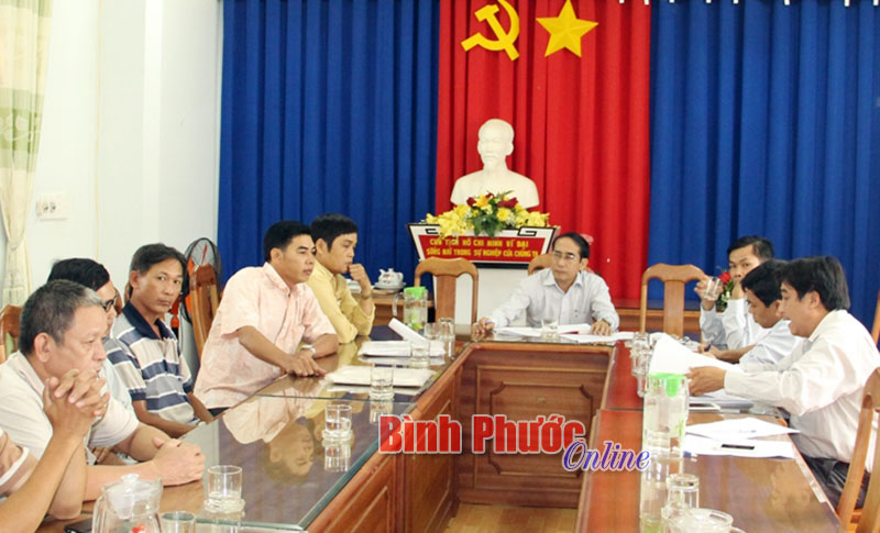 Các hộ dân đối thoại với lãnh đạo Sở NN&PTNT