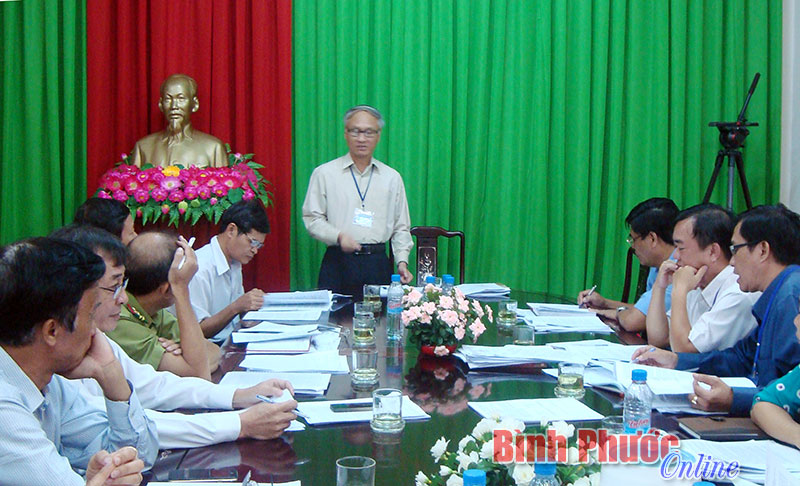 Ph&oacute; chủ tịch HĐND tỉnh Phạm C&ocirc;ng kết luận buổi l&agrave;m việc