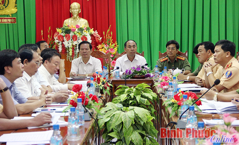 Phó chủ tịch UBND tỉnh Nguyễn Tiến Dũng chủ trì hội nghị tại điểm cầu Bình Phước