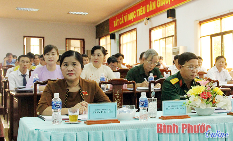 Các đại biểu dự kỳ họp thứ  2 HĐND thị xã Phước Long khóa III