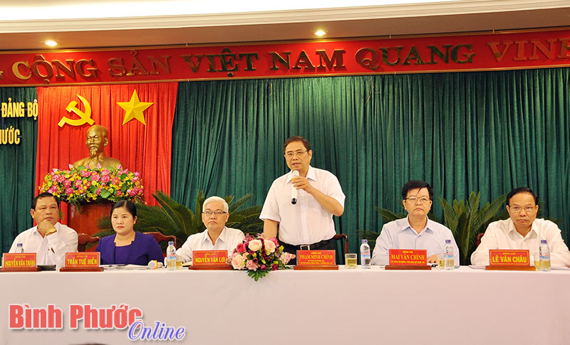 Đồng ch&iacute; Phạm Minh Ch&iacute;nh ph&aacute;t biểu chỉ đạo tại buổi l&agrave;m việc ở x&atilde; Thanh Lương