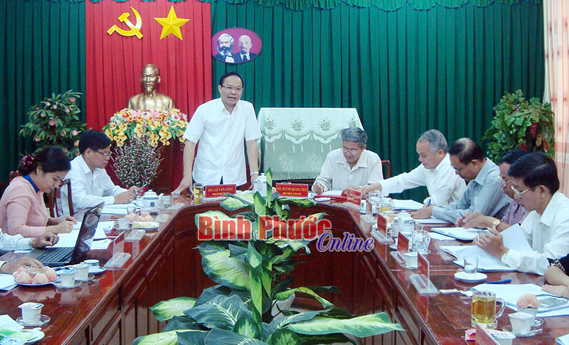 Phó bí thư Tỉnh ủy Lê Văn Châu phát biểu kết luận buổi làm việc