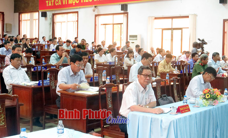 Cán bộ chủ chốt thị xã Phước Long dự hội nghị ngày 13-9