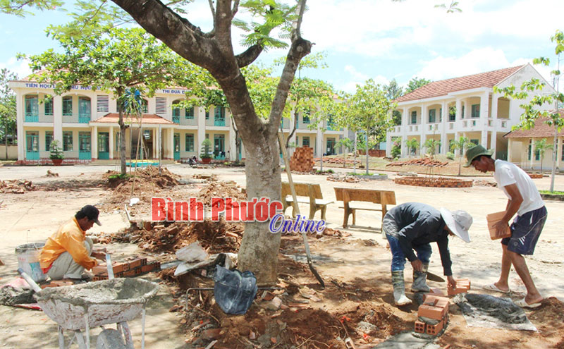 Trường tiểu học Phú Riềng A đã và đang được đầu tư xây dựng để đạt chuẩn trong năm 2016