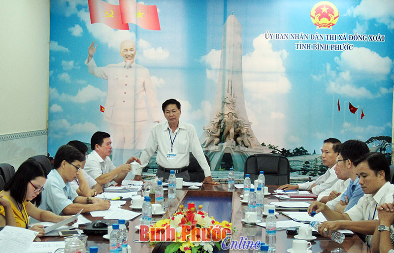 Gi&aacute;m đốc Sở Nội vụ Nguyễn Th&agrave;nh Chương qu&aacute;n triệt tinh thần kiểm tra của đo&agrave;n