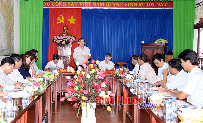 Ng&agrave;y 25-8, Ủy vi&ecirc;n Ban Thường vụ Tỉnh ủy, Ph&oacute; chủ tịch HĐND tỉnh Trần Ngọc Trai l&agrave;m trưởng đo&agrave;n c&ocirc;ng t&aacute;c của Thường trực HĐND tỉnh đ&atilde; c&oacute; buổi l&agrave;m việc tại thị x&atilde; B&igrave;nh Long về t&igrave;nh h&igrave;nh hoạt động của HĐND, UBND thị x&atilde; từ sau kỳ họp thứ nhất v&agrave; t&igrave;nh h&igrave;nh thực hiện nghị quyết về ph&aacute;t triển kinh tế - x&atilde; hội 7 th&aacute;ng năm 2016.