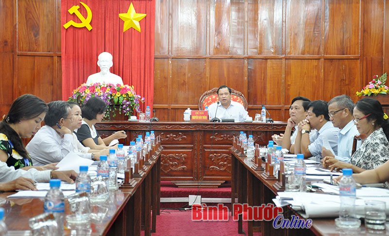 Chủ tịch UBND tỉnh Nguyễn Văn Trăm kết luận tại buổi l&agrave;m việc