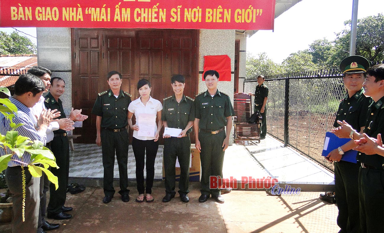 Bộ chỉ huy Bộ đội biên phòng tỉnh hỗ trợ xây tặng nhà “Mái ấm chiến sĩ nơi biên giới” cho gia đình Trung úy Nguyễn Văn Lộc