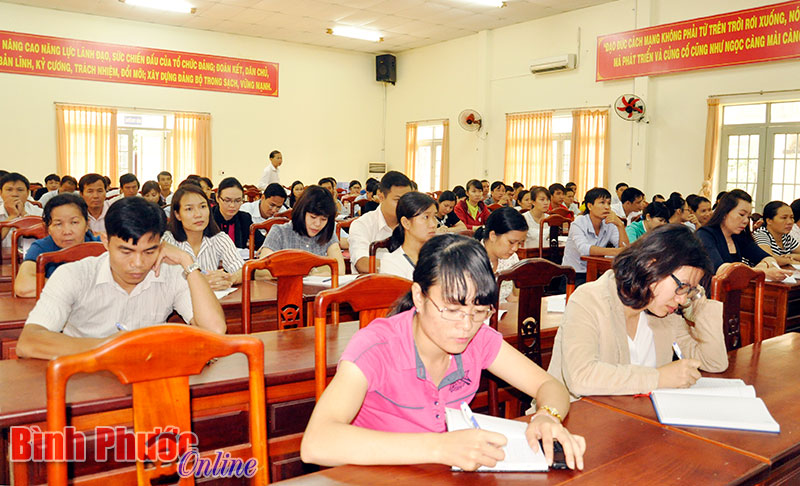 C&aacute;c học vi&ecirc;n tham gia lớp bồi dưỡng