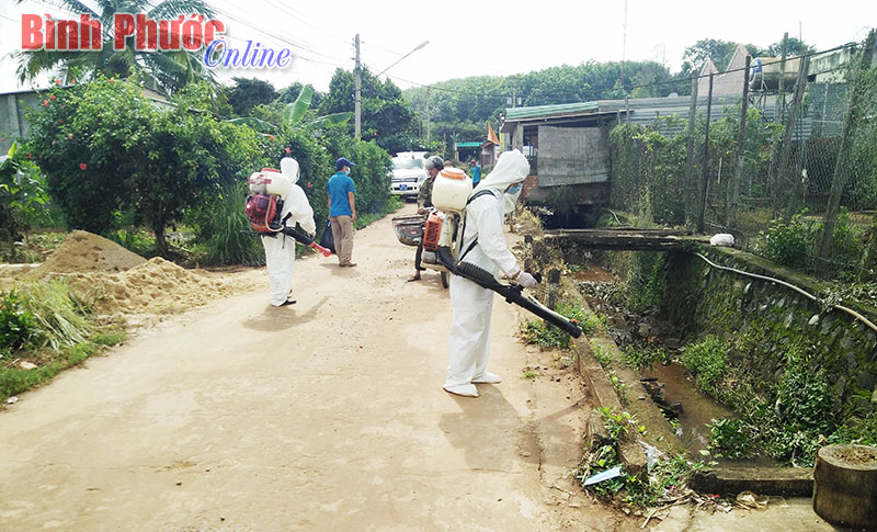 Bù Đốp dồn lực phòng, chống SXH