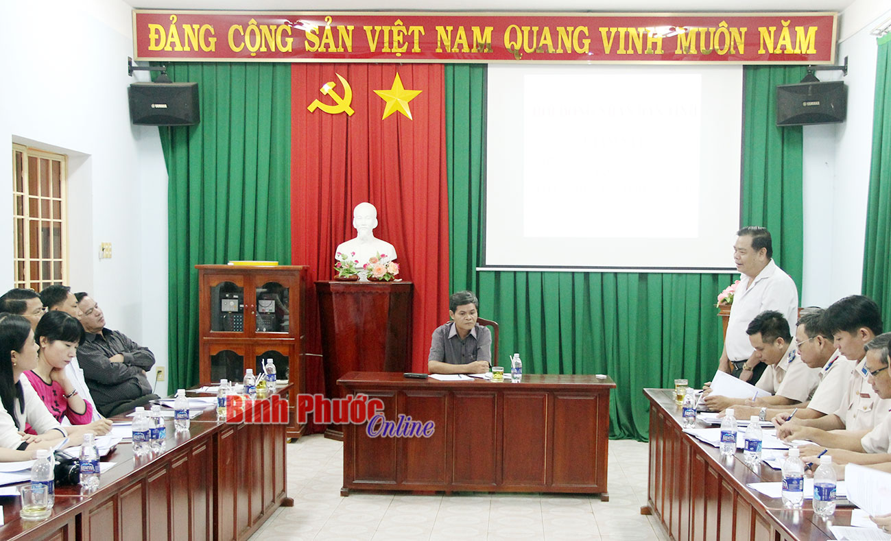 Cục trưởng Cục Thi h&agrave;nh &aacute;n D&acirc;n sự tỉnh Nguyễn Văn Triệu ph&aacute;t biểu tại buổi l&agrave;m việc