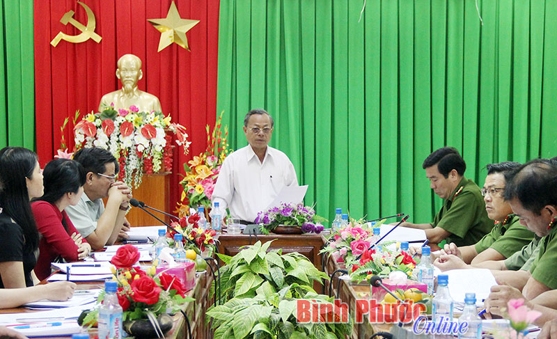 Trưởng ban Ph&aacute;p chế HĐND tỉnh Phạm Phước Hải ph&aacute;t biểu tại buổi l&agrave;m việc