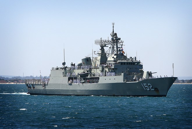 Tàu hải quân Australia HMAS Warramunga thăm cảng Cam Ranh