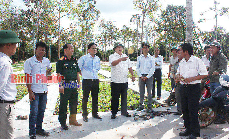 Chủ tịch UBND tỉnh Nguyễn Văn Trăm kiểm tra tiến độ dự &aacute;n v&agrave; chỉ đạo trực tiếp tại hiện trường thi c&ocirc;ng