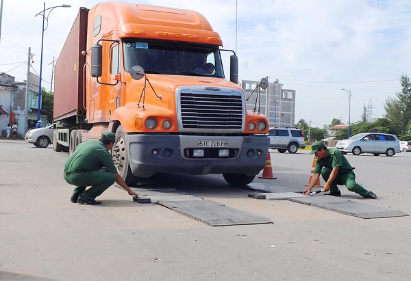 Kiểm soát chặt, xử lý nghiêm xe quá khổ quá tải