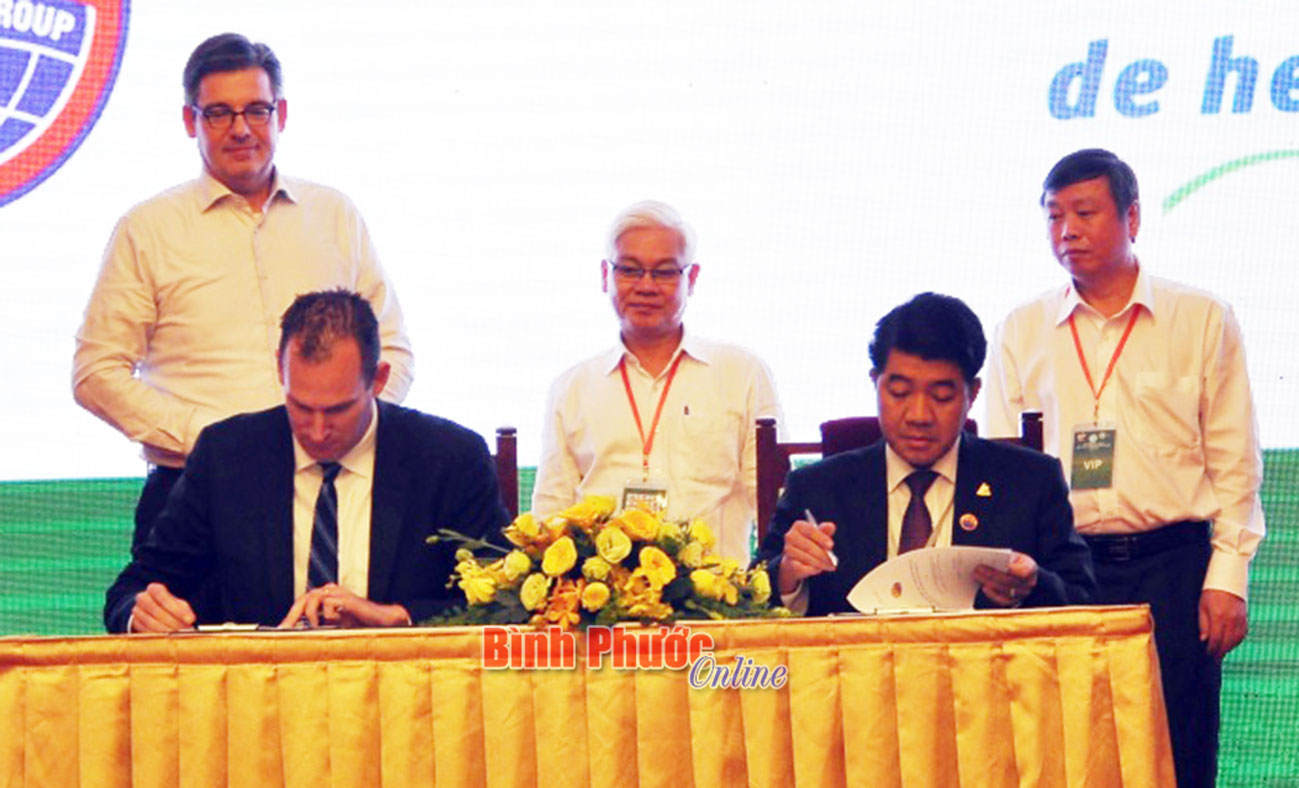 Công ty TNHH Hùng Nhơn ký thỏa thuận hợp tác với Công ty TNHH De Heur