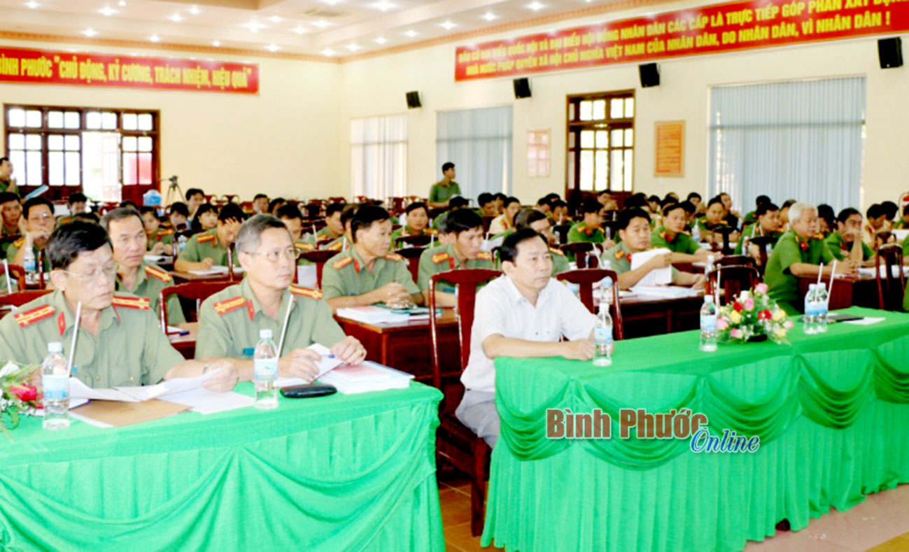 C&aacute;c học vi&ecirc;n tại buổi khai mạc lớp bồi dưỡng