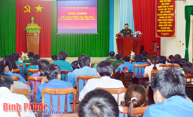 Ngày 17-10, tại Trường quân sự, Bộ CHQS tỉnh khai mạc lớp tập huấn cho 111 học viên là bí thư đoàn kiêm chính trị viên phó ban CHQS các xã, phường, thị trấn trong toàn tỉnh.