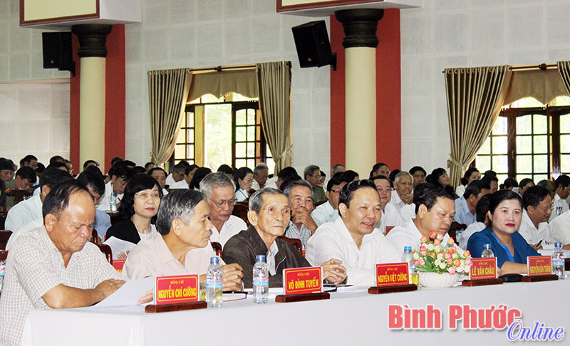 C&aacute;n bộ chủ chốt của tỉnh dự hội nghị triển khai Nghị quyết Đại hội XII của Đảng - Ảnh: Ngọc T&uacute;