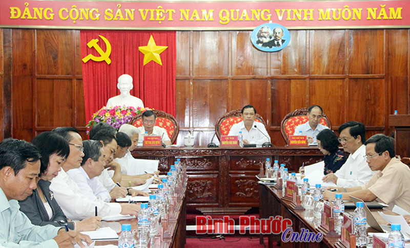 Chủ tịch UBND tỉnh Nguyễn Văn Trăm chỉ đạo tại buổi làm việc