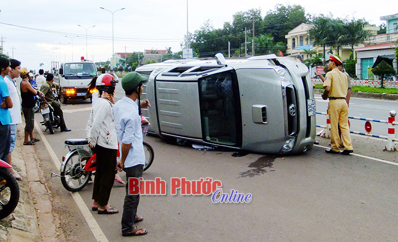 Một vụ tai nạn giao thông trên QL 14, đoạn nội ô thị xã Đồng Xoài - Ảnh:B.L