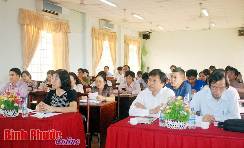 Tại buổi sinh hoạt, các thành viên đã thảo luận nhiều vấn đề về công tác tuyên truyền, xây dựng và phát triển hoạt động của Câu lạc bộ Trí thức tỉnh Bình Phước