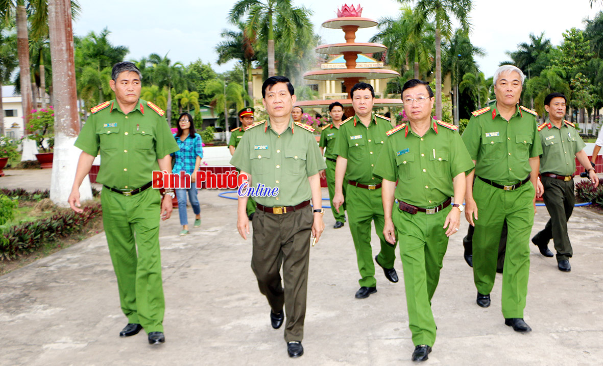 Thứ trưởng Nguyễn Văn Sơn cùng đoàn công tác thăm Phân trại số 2-Trại giam An Phước.