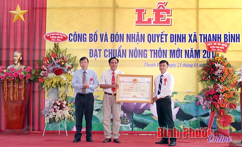 Thanh Bình đón nhận quyết định xã đạt chuẩn nông thôn mới