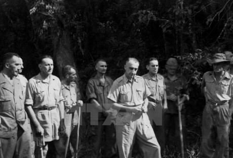 Nhin lai Chien thang Dien Bien Phu qua nhung buc anh - Anh 3