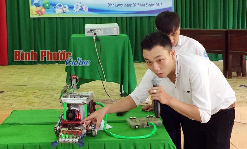 Trường Tiểu học Quang Trung với các sản phẩm sáng tạo từ các vật dụng tái  chế