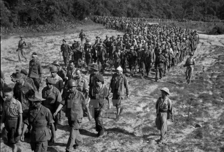 Nhin lai Chien thang Dien Bien Phu qua nhung buc anh - Anh 4
