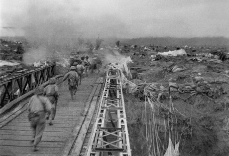 Nhin lai Chien thang Dien Bien Phu qua nhung buc anh - Anh 5