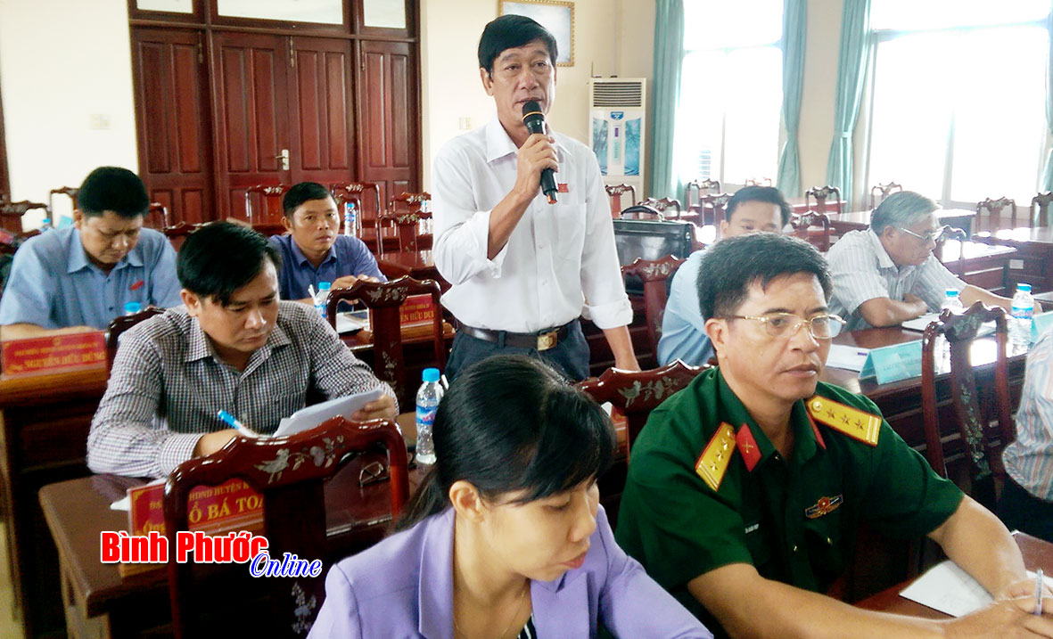 Đại biểu Đo&agrave;n Tiến Dũng chất vấn về việc chợ Thiện Hưng chậm tiến độ